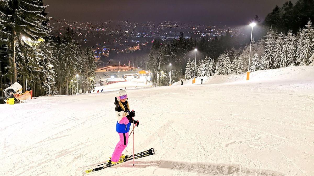 Češi objevují kouzlo ranního lyžování, na manšestr se jezdí na Ještěd nebo do Špindlerova Mlýna